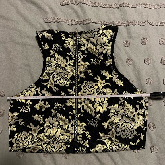 NWOT 2 piece set! Black gold crop top & high low matching skirt SIZE S ADORABLE! - Picture 9 of 10